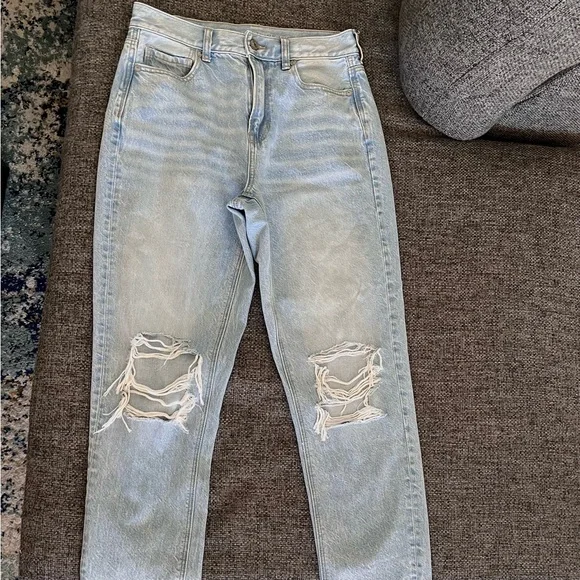 SOLD🧾🍒 SIZE 4 AMERICAN EAGLE MOM JEANS - Picture 4 of 15
